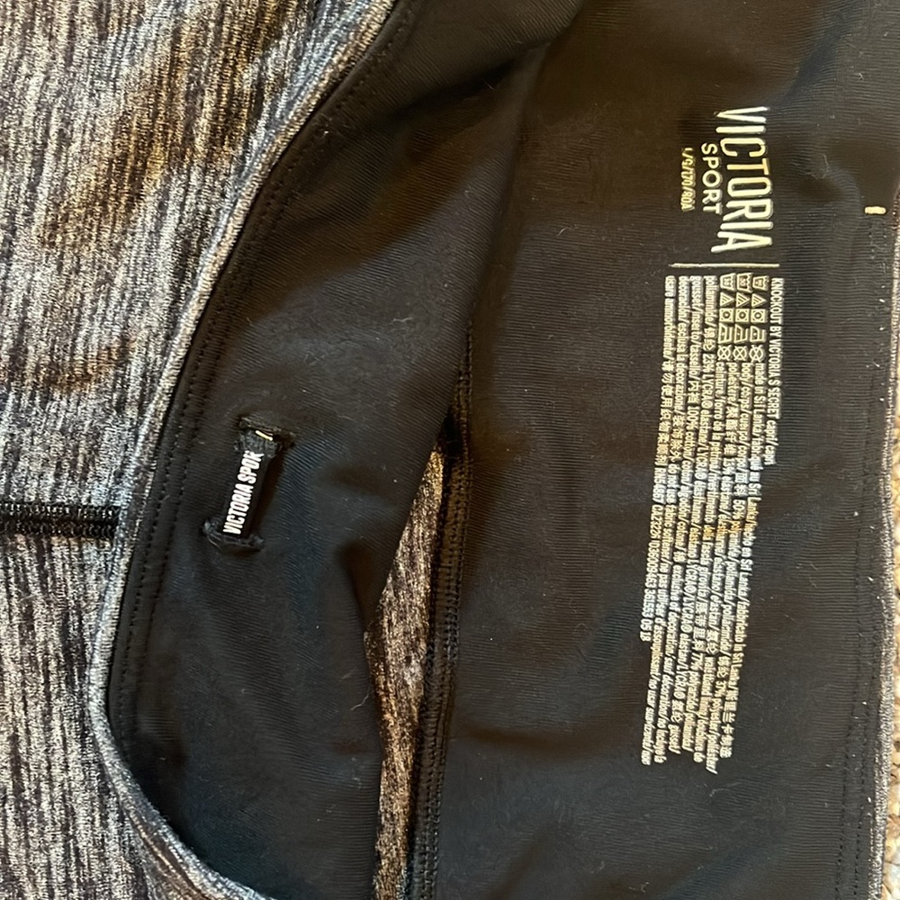 Victoria’s Secret knockout large workout Capri grey and black - Picture 2 of 3